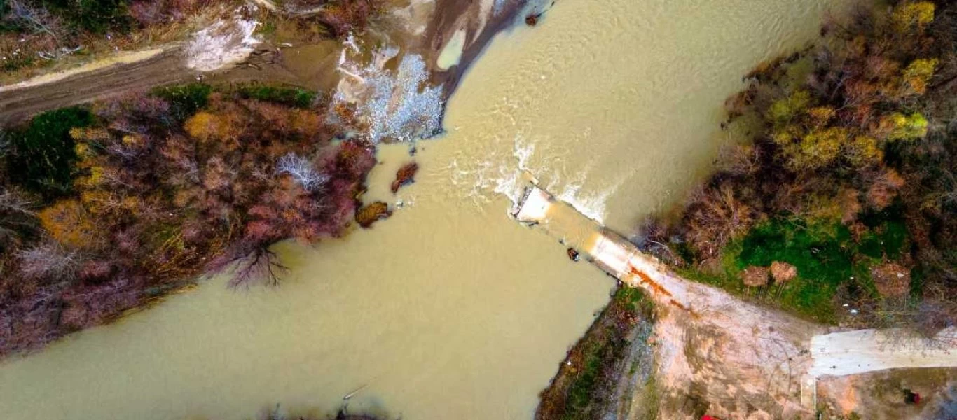 Φθιώτιδα: Ο Σπερχειός από ψηλά – Άγρια και καθηλωτική η όψη του (βίντεο)